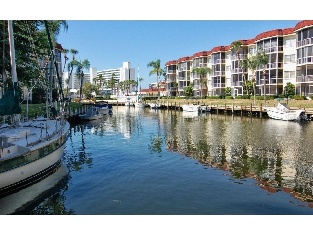 1250 N Portofino Drive #M301 Sarasota FL 34242 A4478353 image65