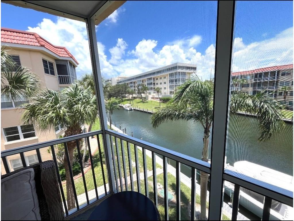 1250 N Portofino Drive #M301 Sarasota FL 34242 A4478353 image73