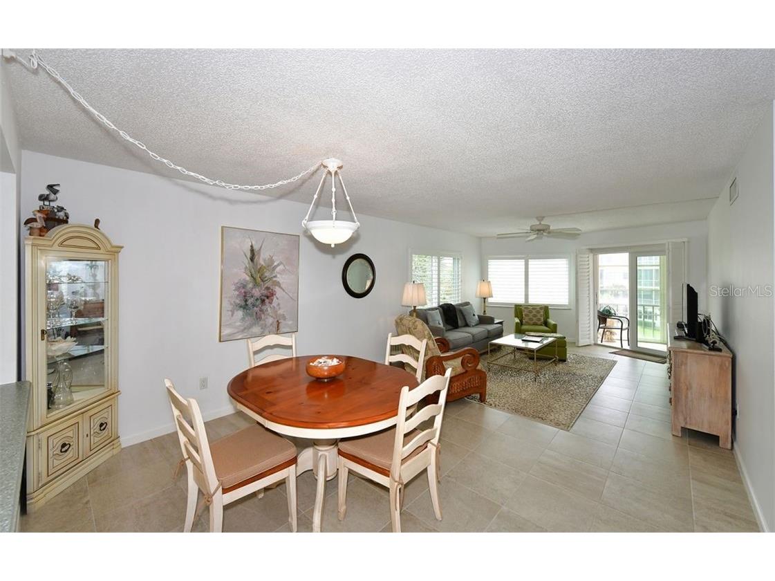 1250 N Portofino Drive #M301 Sarasota FL 34242 A4478353 image8