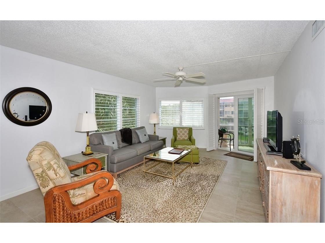 1250 N Portofino Drive #M301 Sarasota FL 34242 A4478353 image9