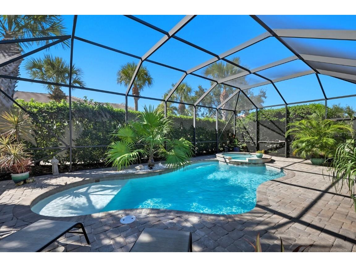 1250 Tidewater Court Bradenton FL 34208 - TIDEWATER LAGOON A4668578 image1