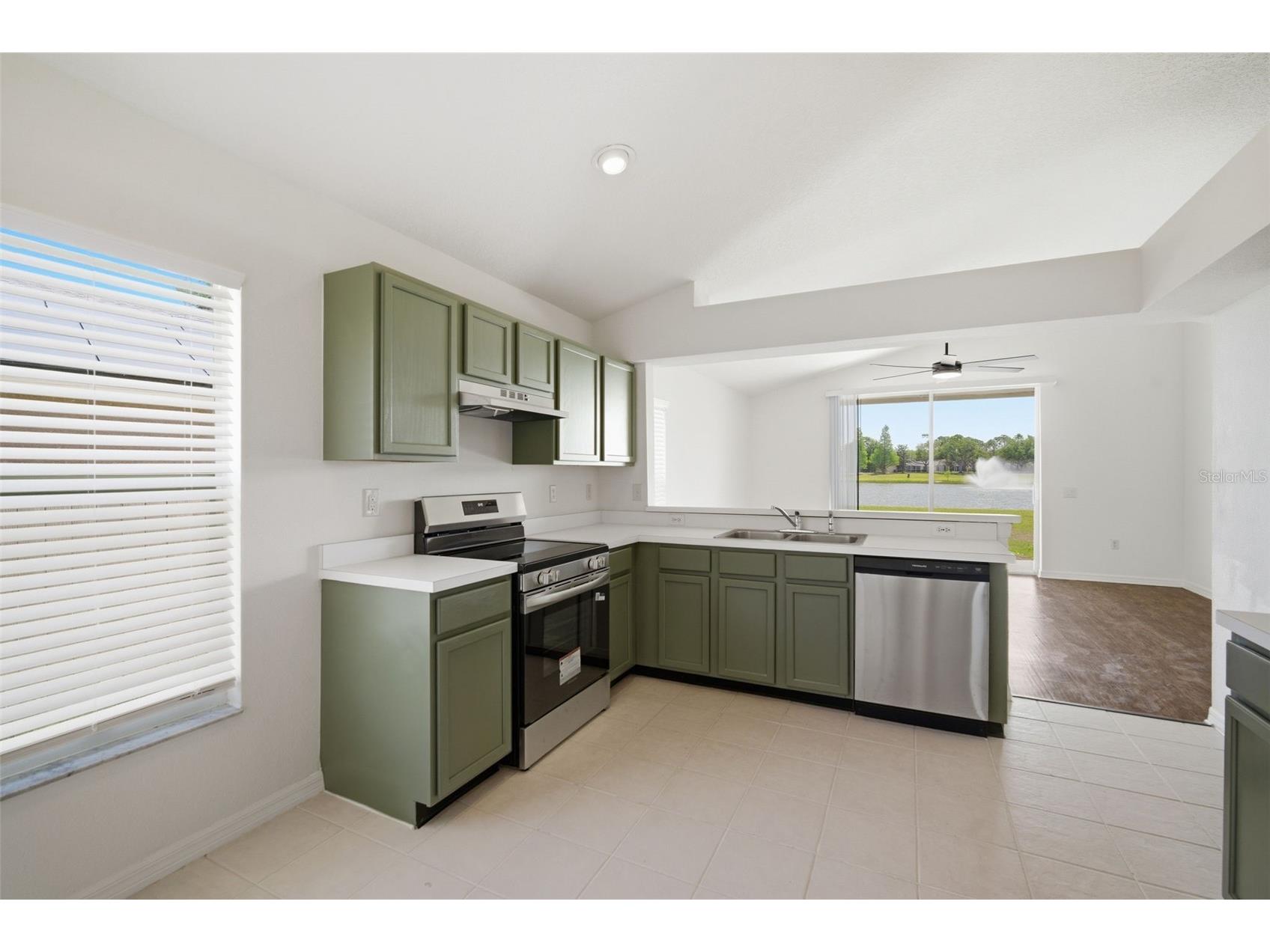 12501 Lake Vista Drive Gibsonton FL 33534 TB8498913 image7