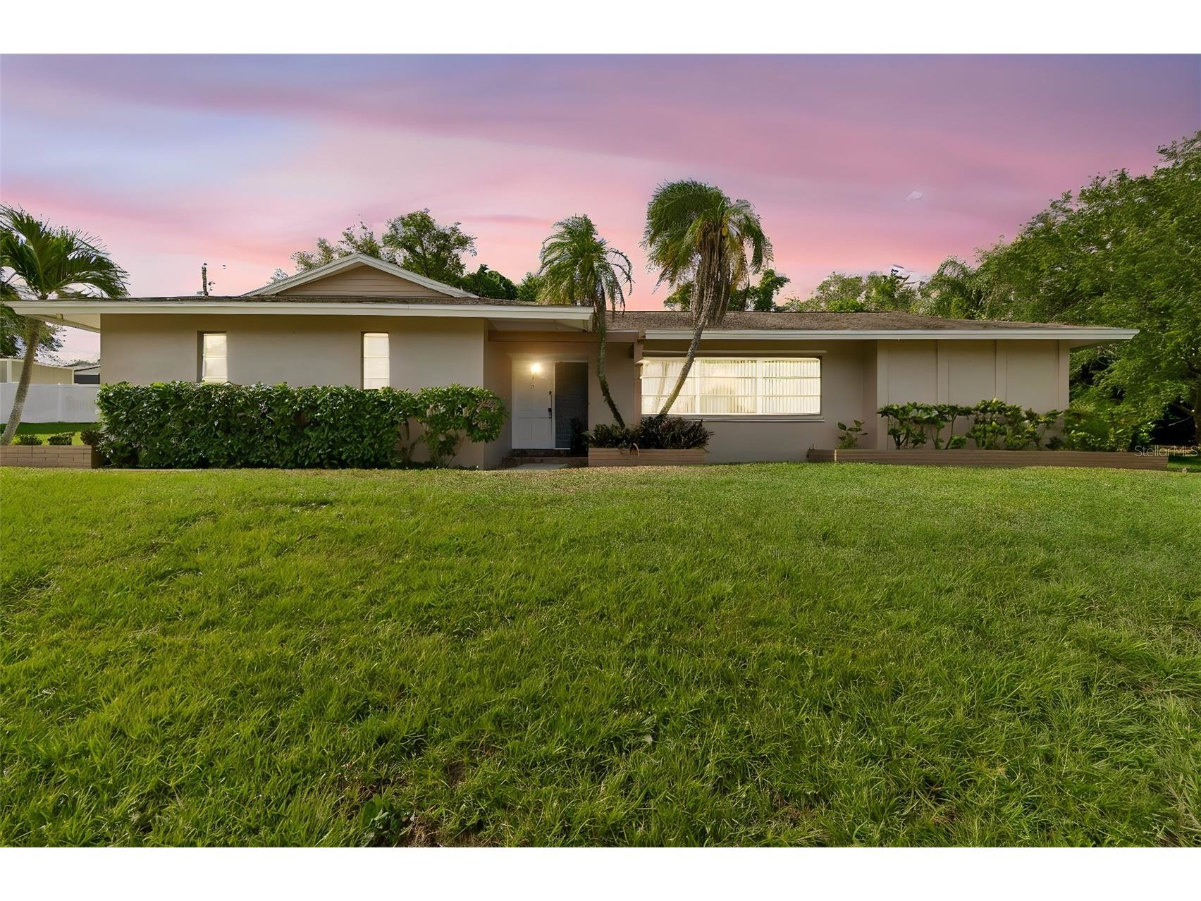 1251 Holiday Drive Tarpon Springs FL 34689 TB8511051 image1