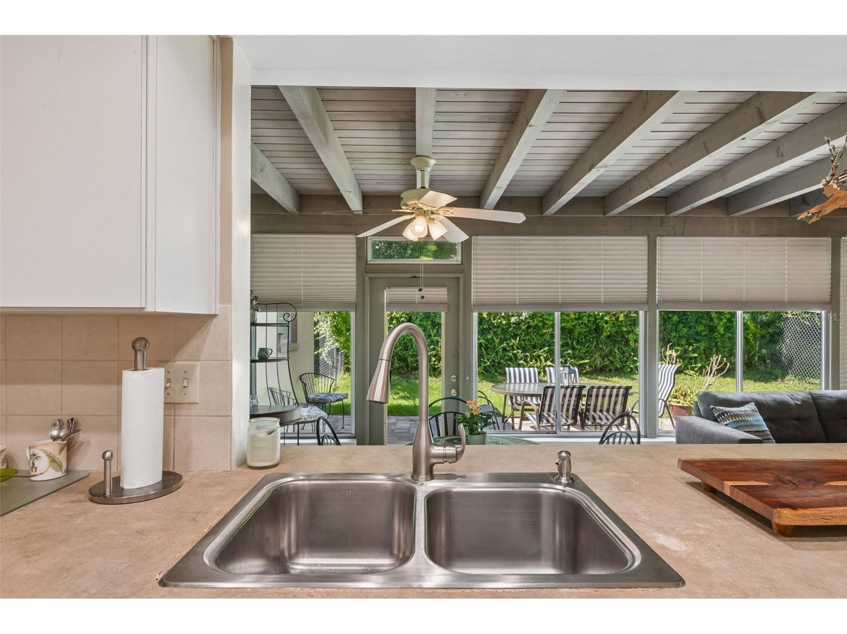 1251 Holiday Drive Tarpon Springs FL 34689 TB8511051 image10