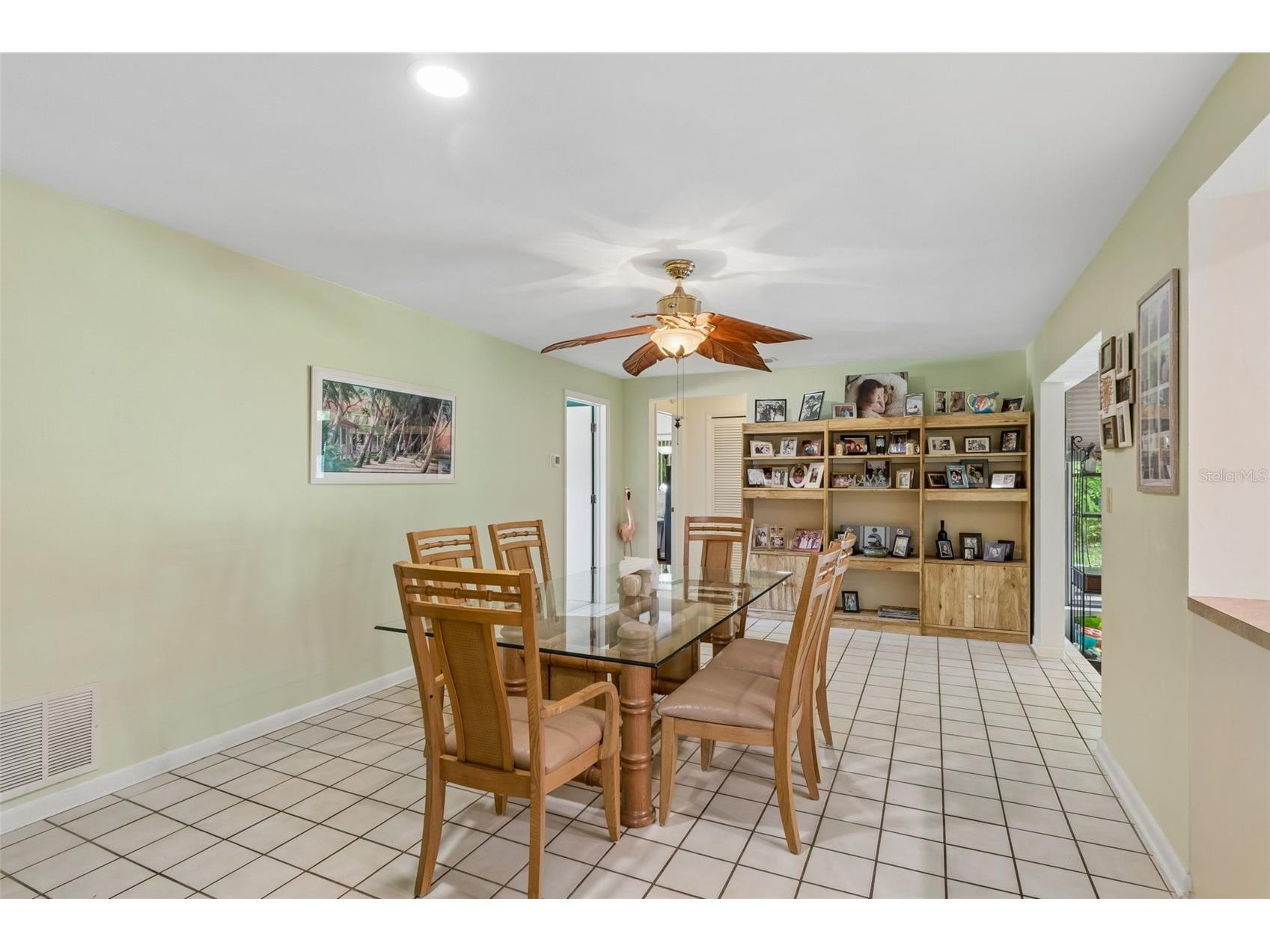 1251 Holiday Drive Tarpon Springs FL 34689 TB8511051 image12