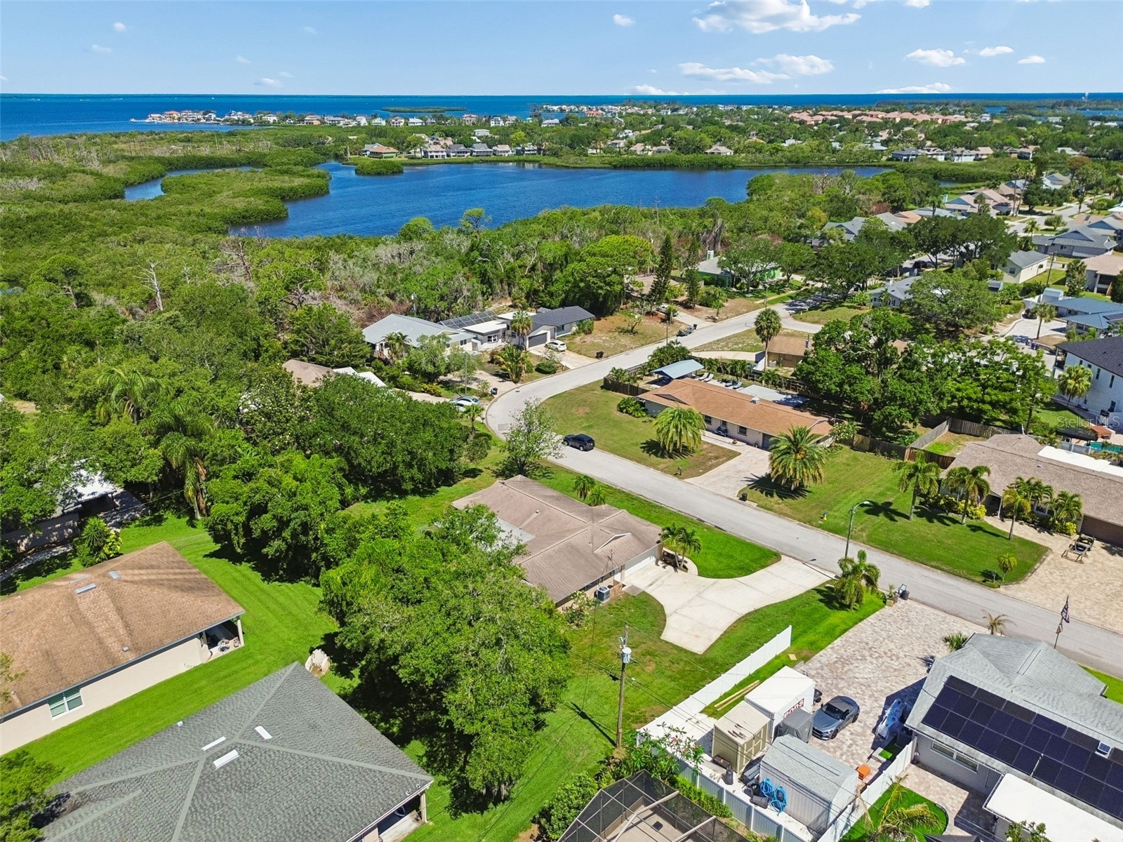 1251 Holiday Drive Tarpon Springs FL 34689 TB8511051 image44