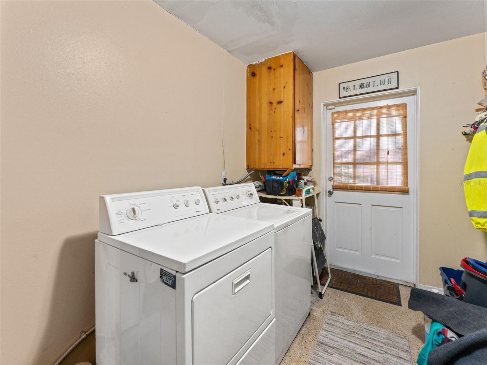 12510 Noreast Lake Drive Tampa FL 33612 TB8498276 image19