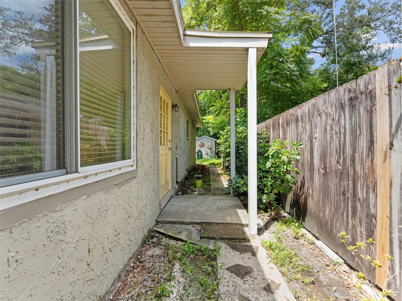 12510 Noreast Lake Drive Tampa FL 33612 TB8498276 image30