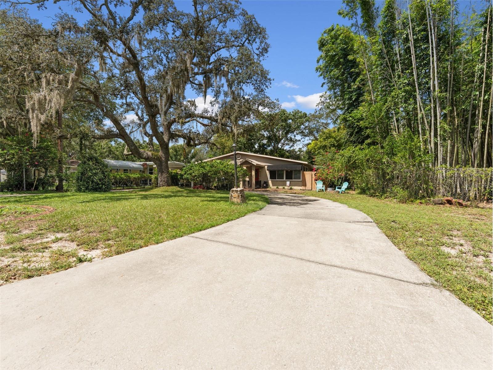 12510 Noreast Lake Drive Tampa FL 33612 TB8498276 image32