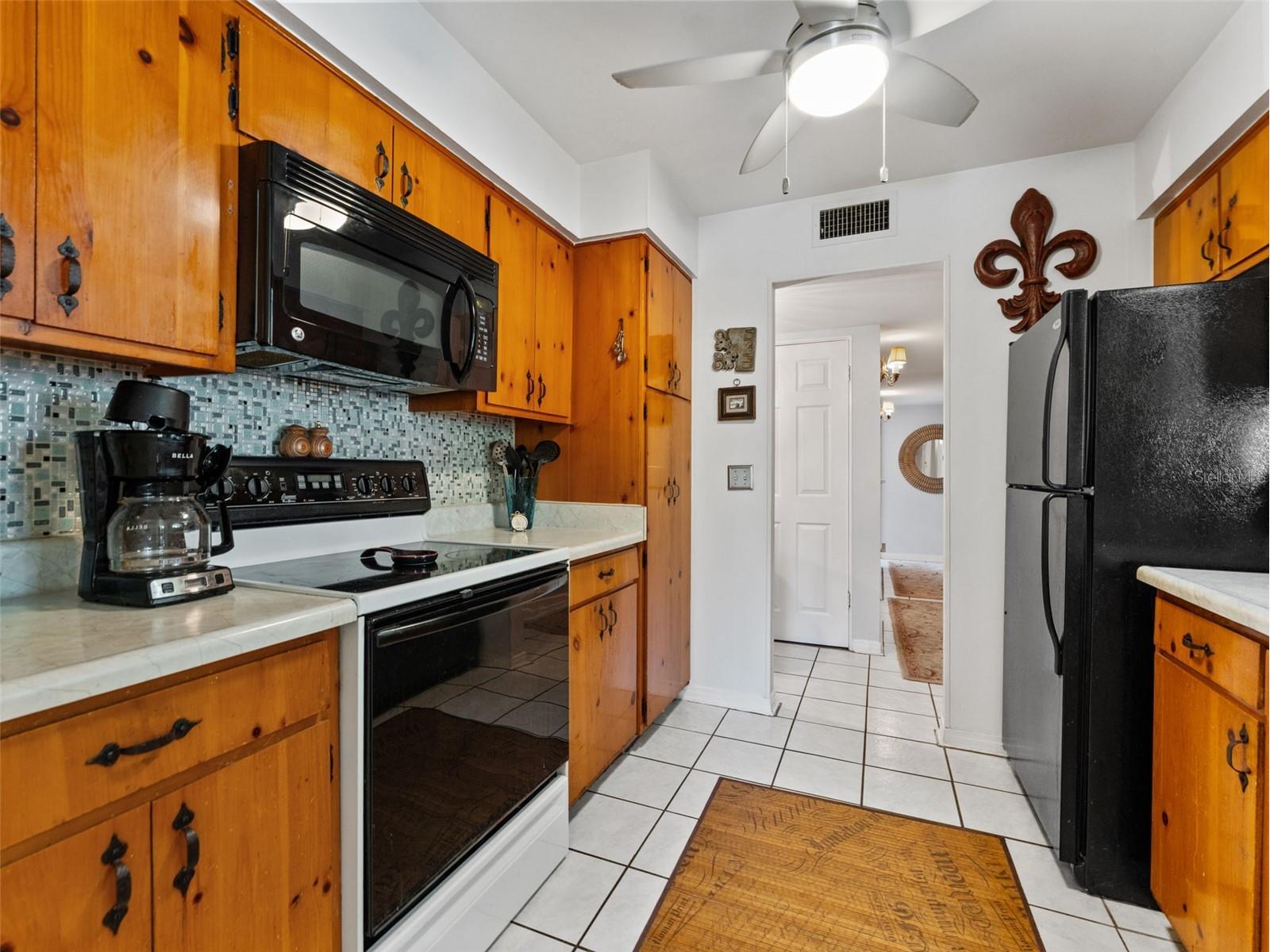 12510 Noreast Lake Drive Tampa FL 33612 TB8498276 image7