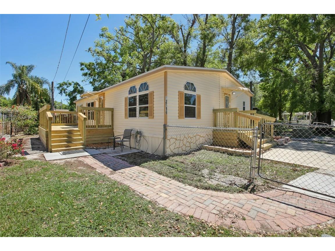 12519 Cambridge Avenue Tampa FL 33624 TB8356800 image1