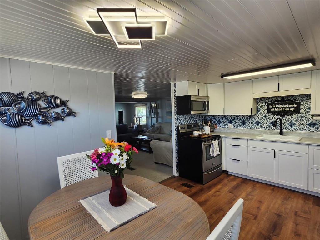 1252 Kingfisher Drive Englewood FL 34224 D6141857 image10