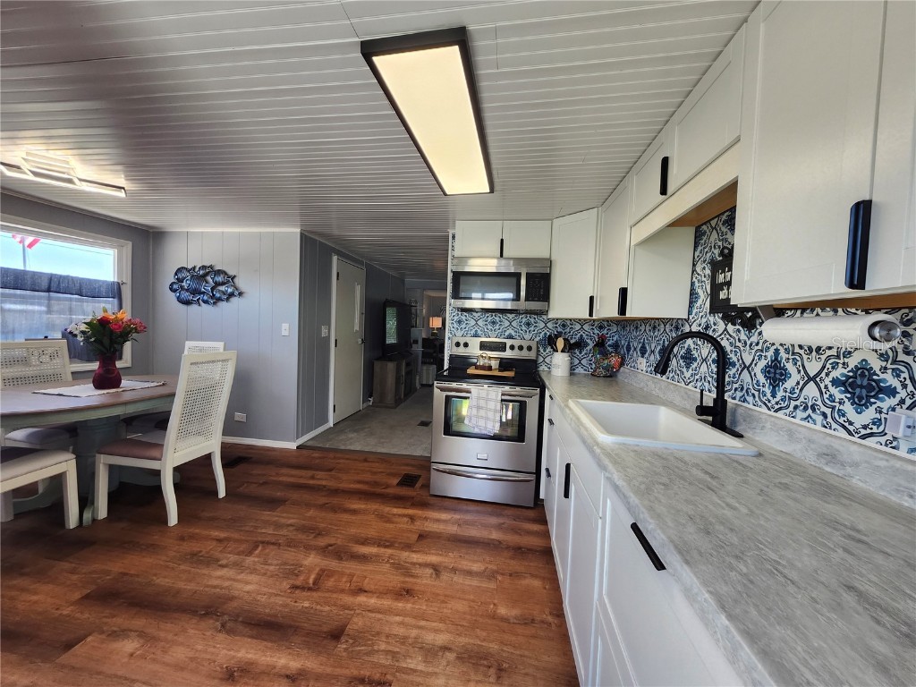 1252 Kingfisher Drive Englewood FL 34224 D6141857 image7