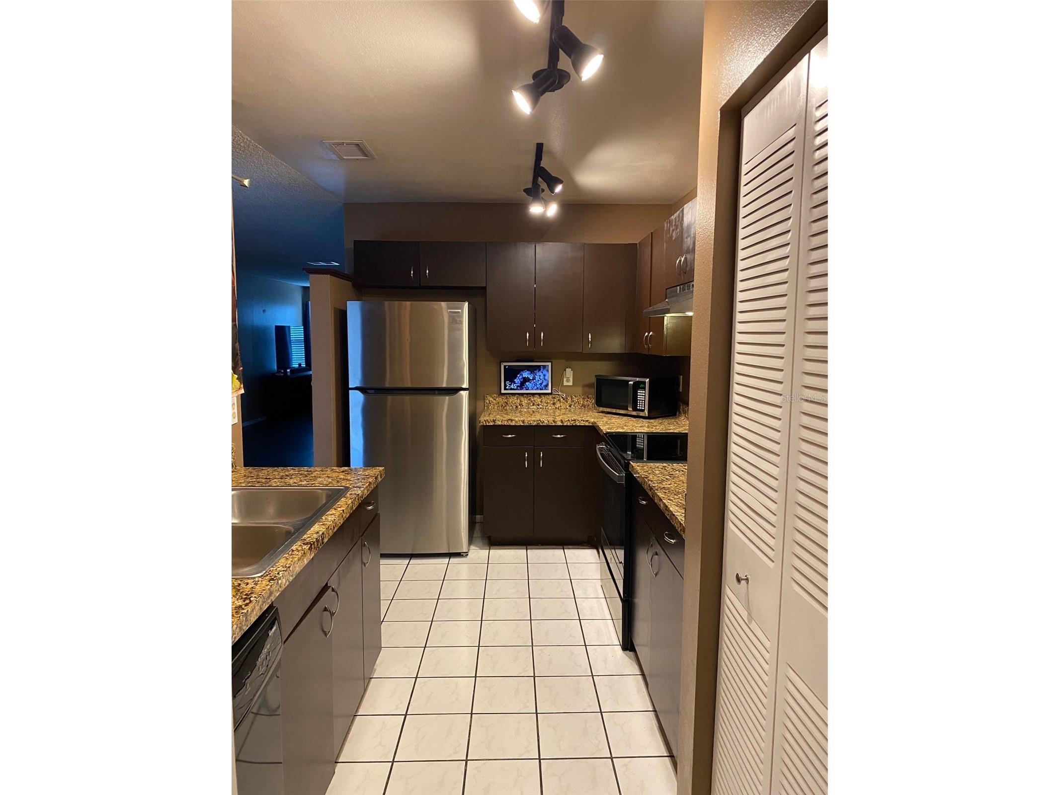 12522 Castle Hill Drive Tampa FL 33624 TB8471893 image5
