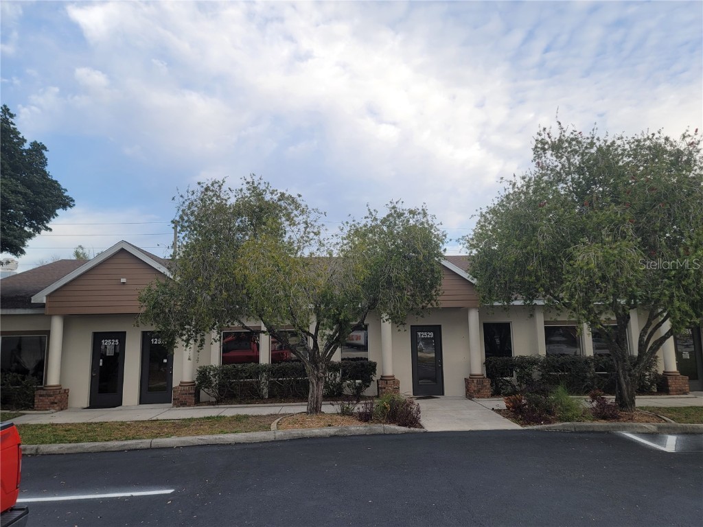 12529 Spring Hill Drive Spring Hill FL 34609 W7861621 image1