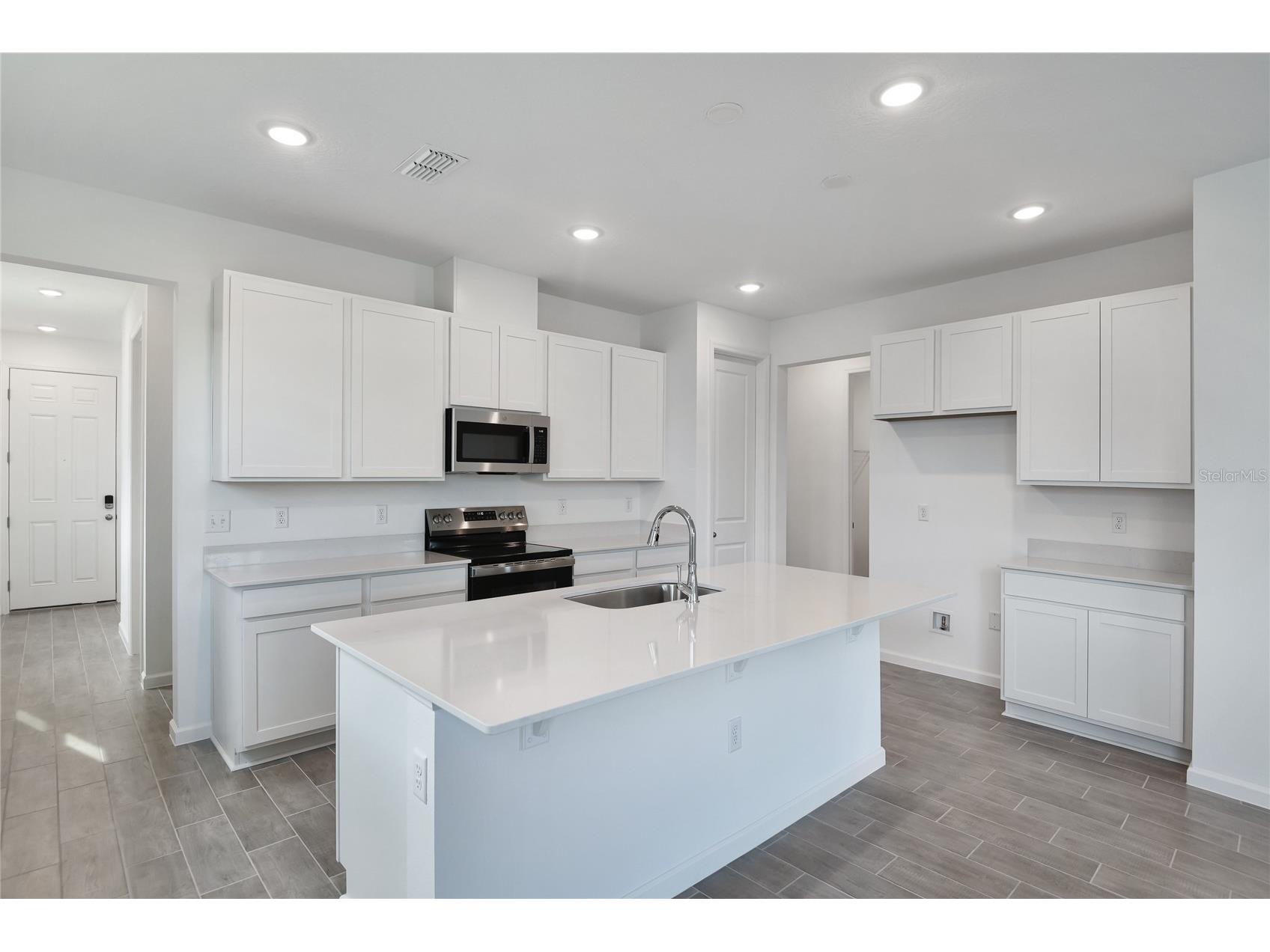 1253 Daisy Hill Avenue Dundee FL 33838 S5144308 image4