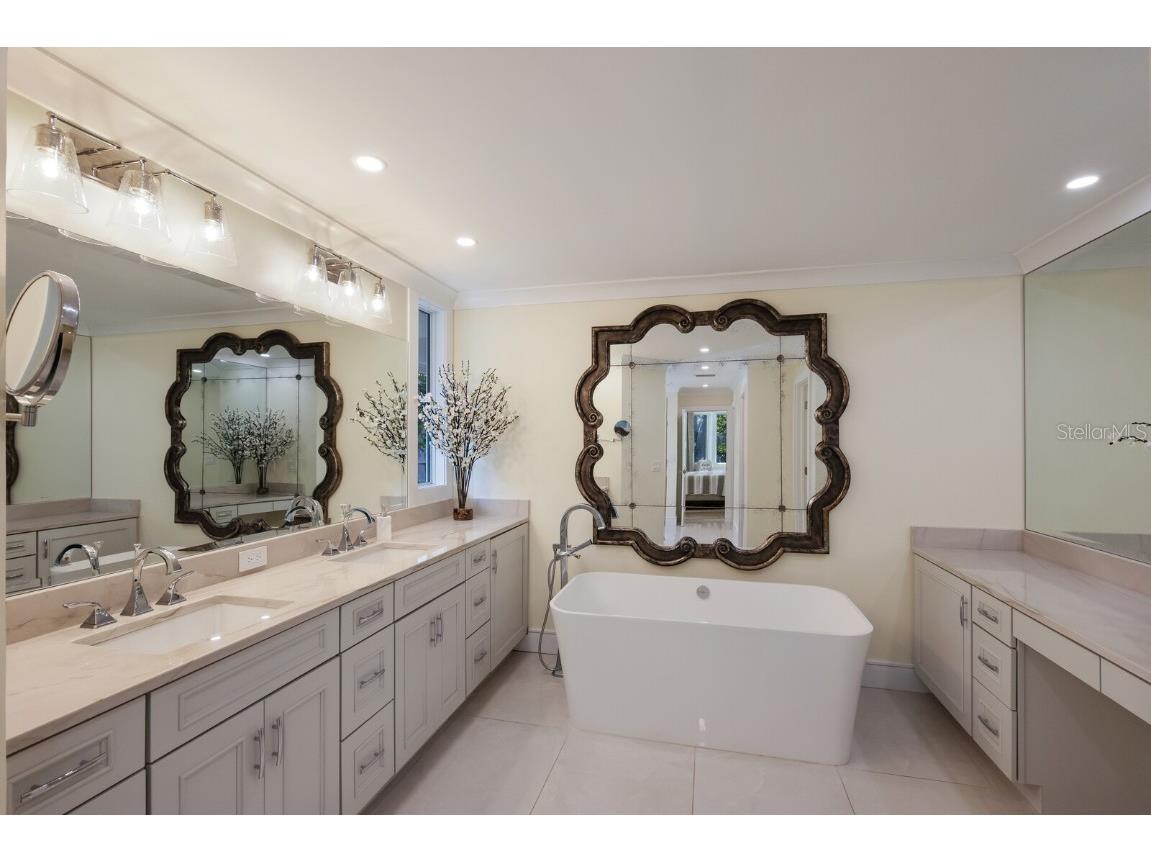 1253 N Basin Lane Sarasota FL 34242 - SARASOTA BAY A4668457 image30