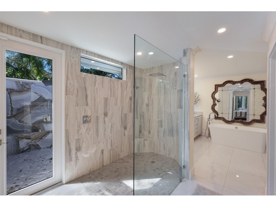 1253 N Basin Lane Sarasota FL 34242 - SARASOTA BAY A4668457 image32