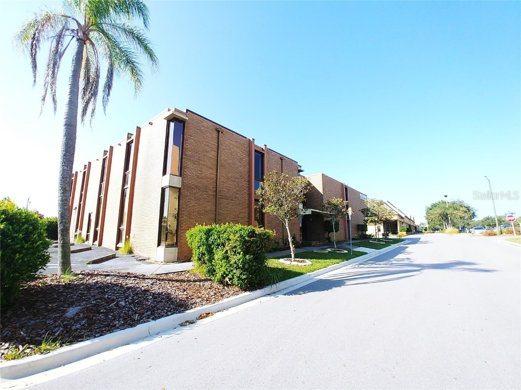 1253 Park Street #CENTRAL LOWER Clearwater FL 33756 U8159615 image1