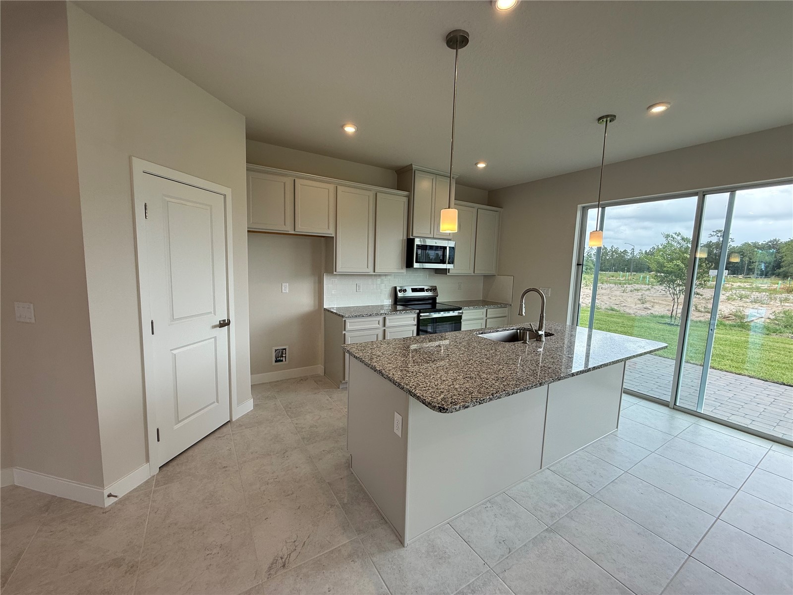 1253 Pineywood Field Drive Davenport FL 33837 W7885330 image2