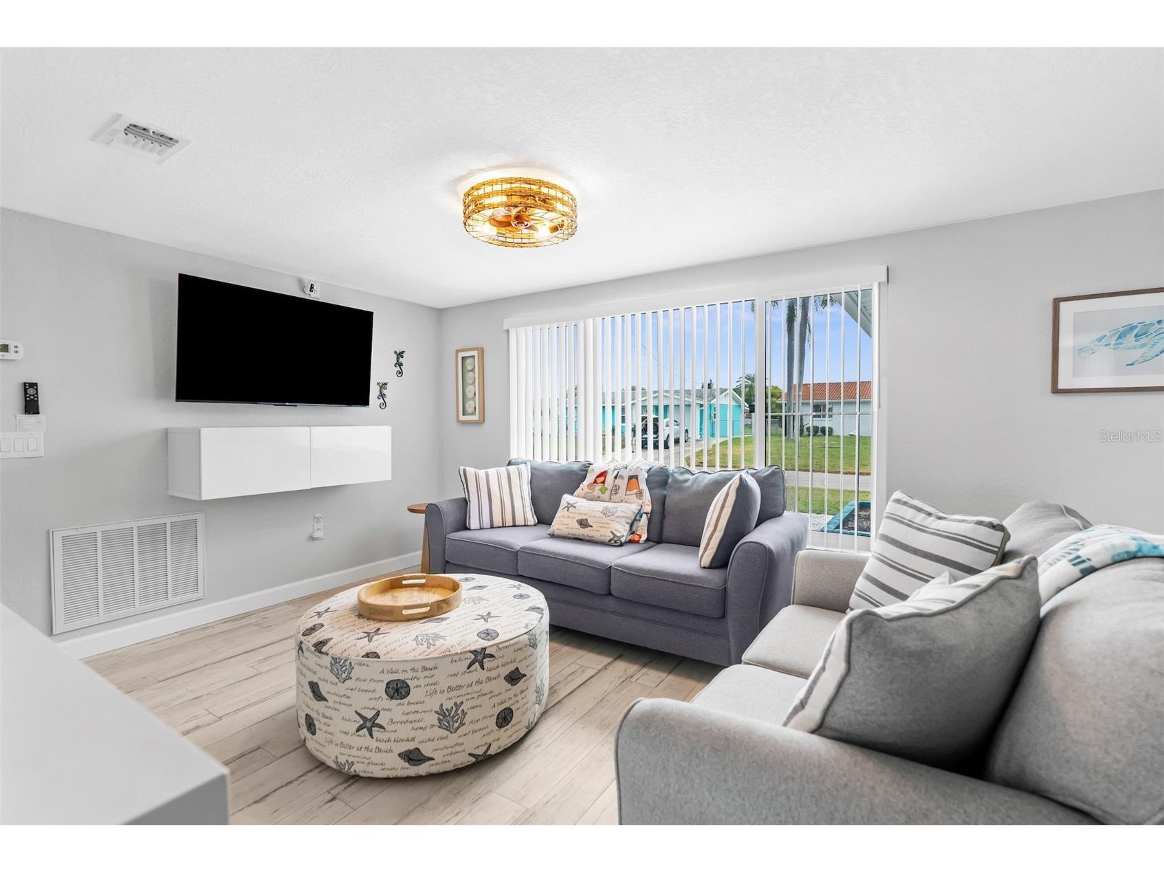 12535 3rd Isle Hudson FL 34667 W7885812 image4