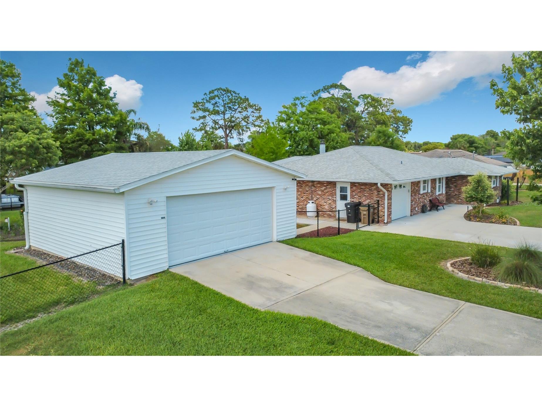 12547 Pine Island Drive Leesburg FL 34788 - LAKE EUSTIS OM723885 image5
