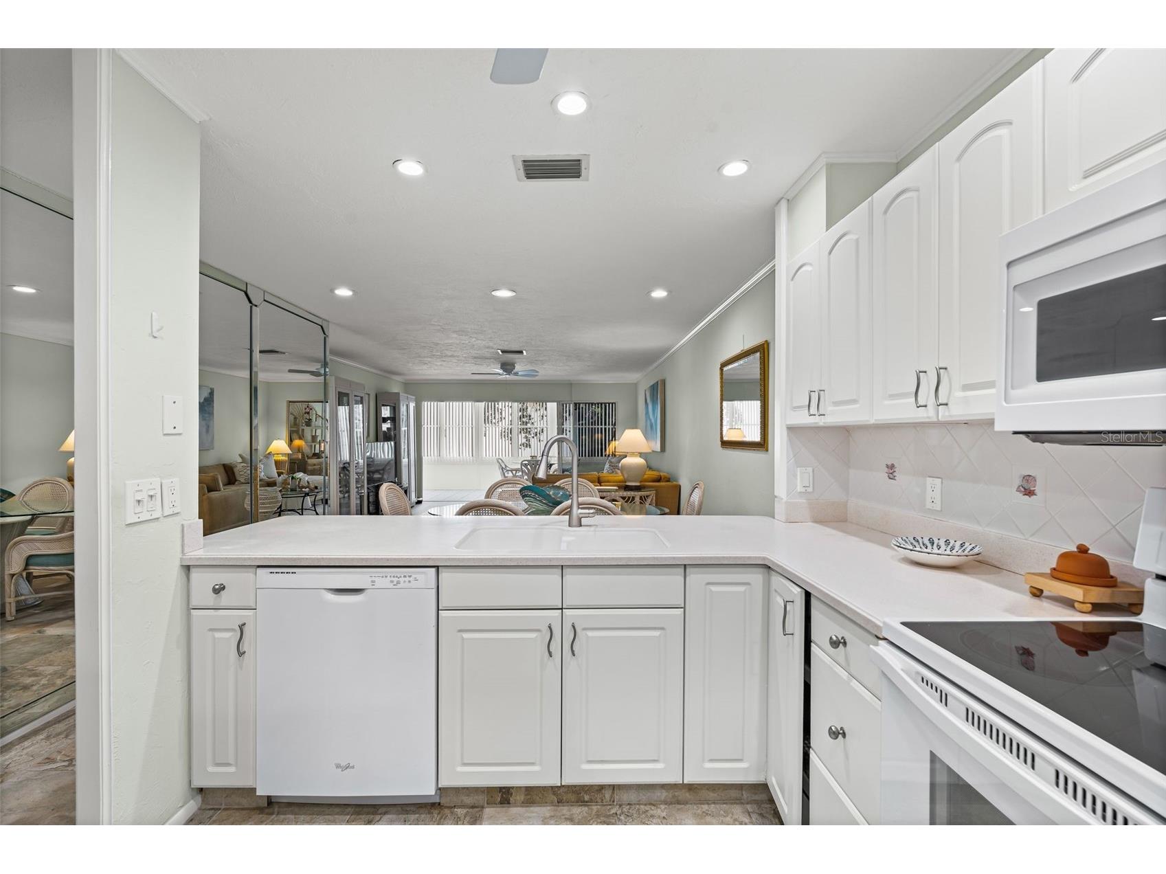 1255 E Peppertree Drive #201 Sarasota FL 34242 A4661191 image3