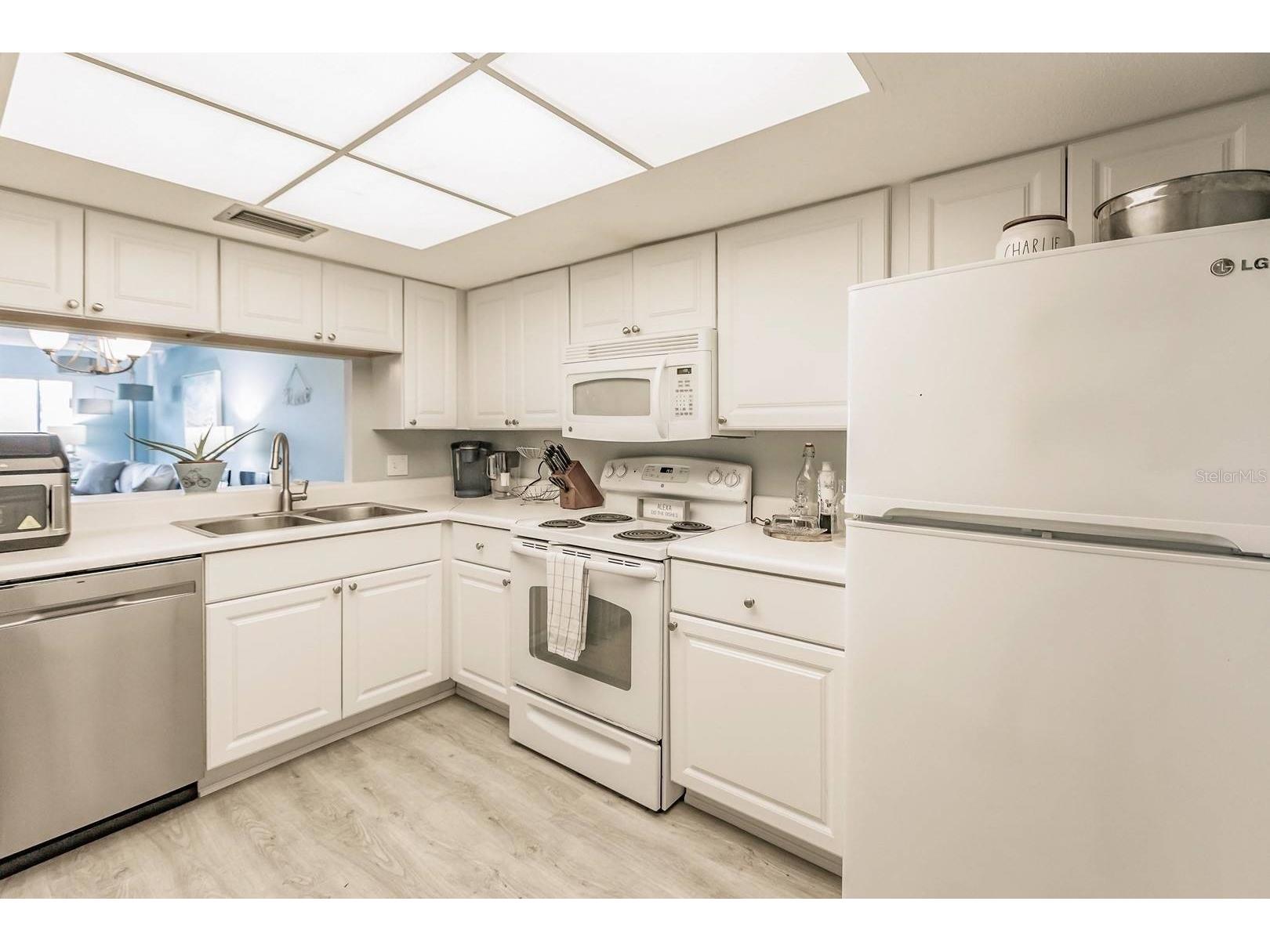 1255 E Peppertree Drive #501 Sarasota FL 34242 TB8470240 image2