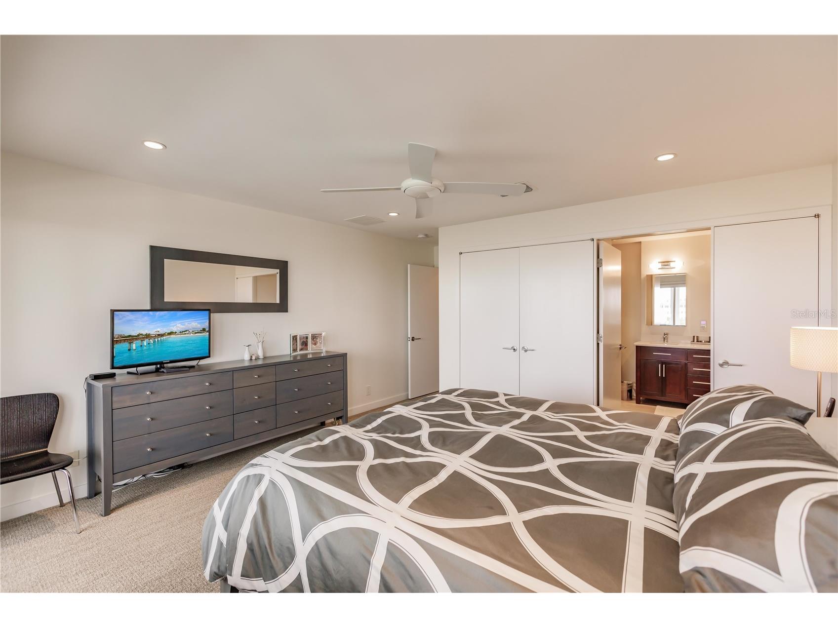 1255 E Peppertree Drive #601 Sarasota FL 34242 TB8470698 image16