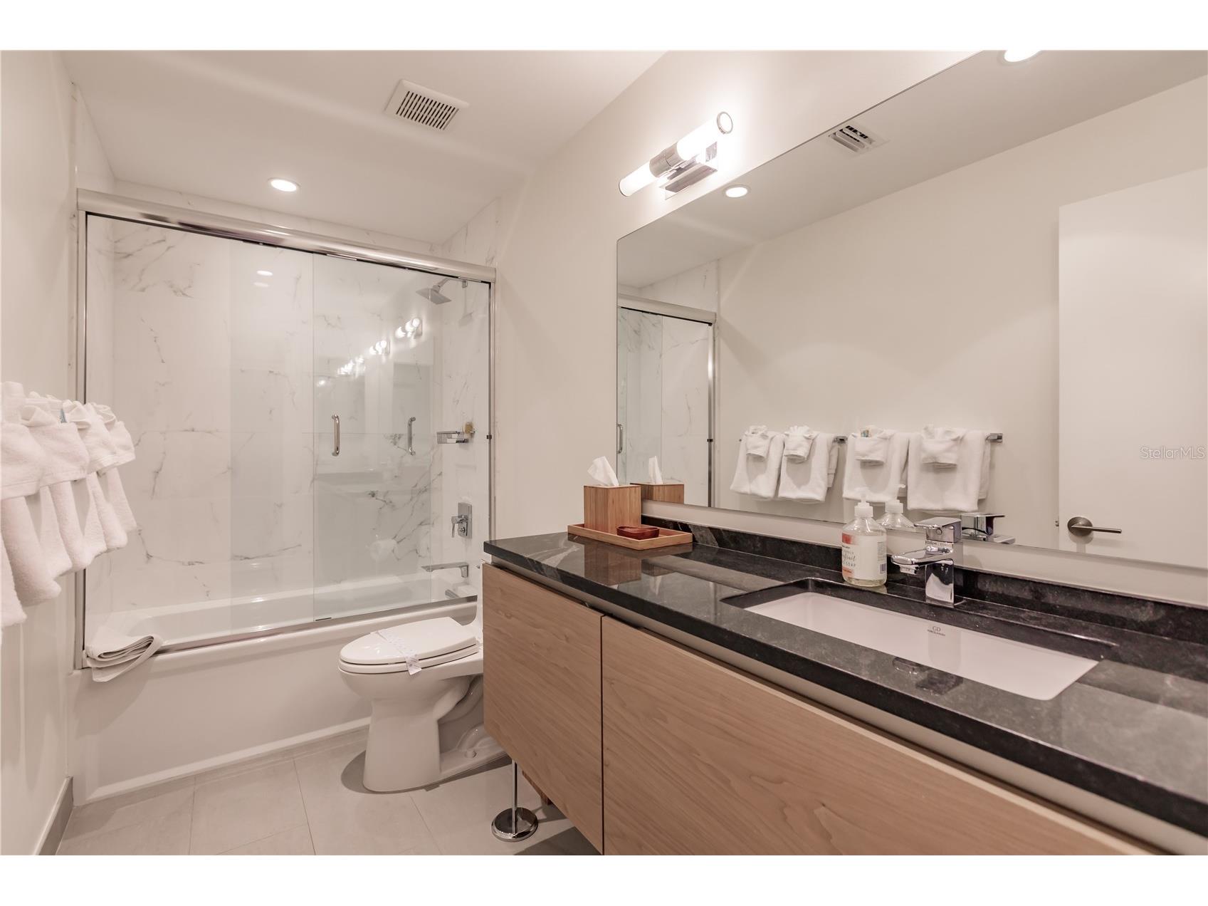 1255 E Peppertree Drive #601 Sarasota FL 34242 TB8470698 image23