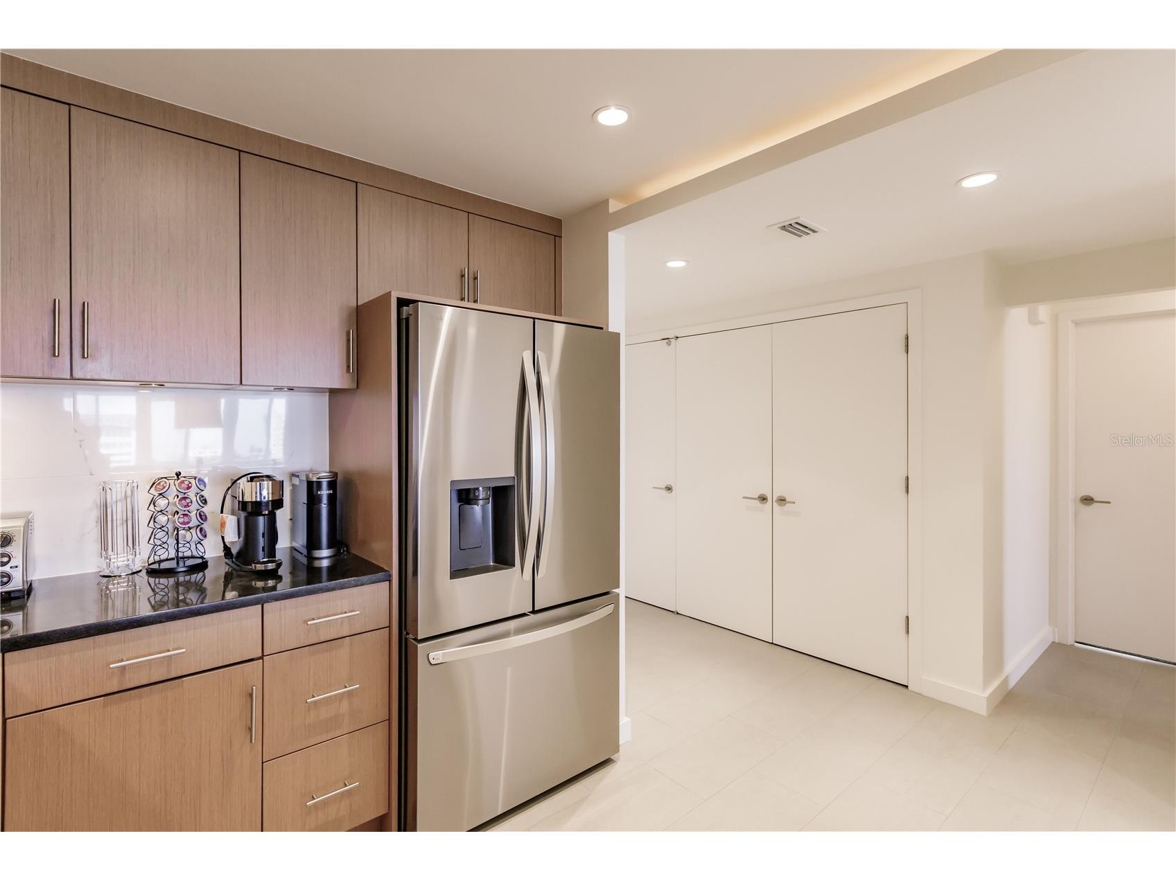 1255 E Peppertree Drive #601 Sarasota FL 34242 TB8470698 image5