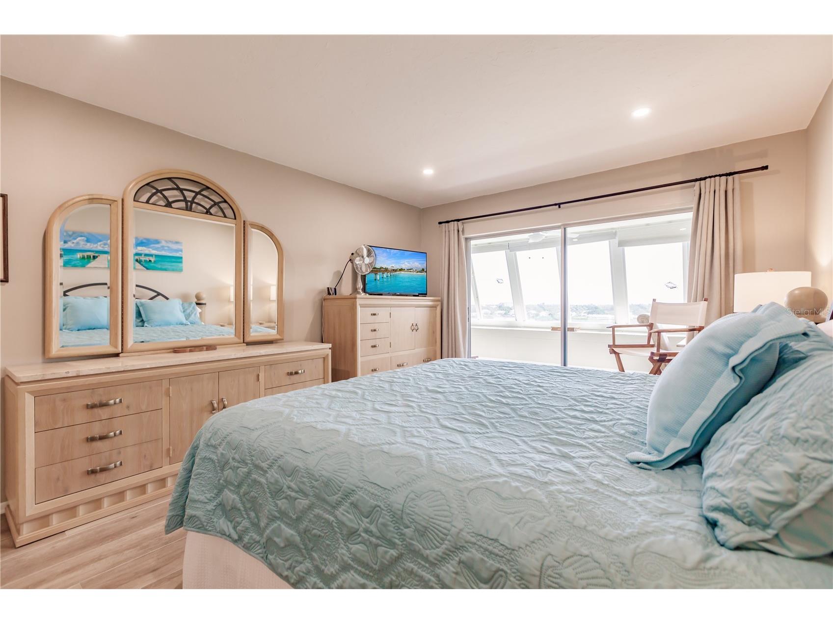 1255 E Peppertree Drive #602 Sarasota FL 34242 TB8470694 image20