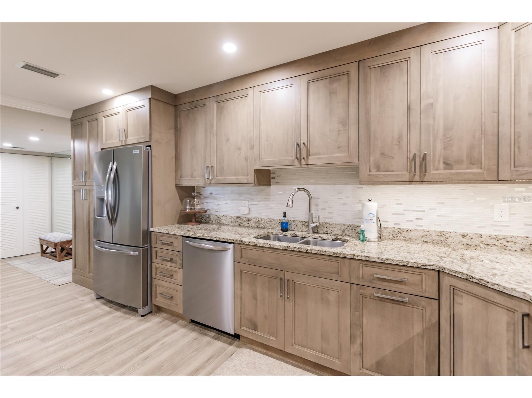 1255 E Peppertree Drive #602 Sarasota FL 34242 TB8470694 image8