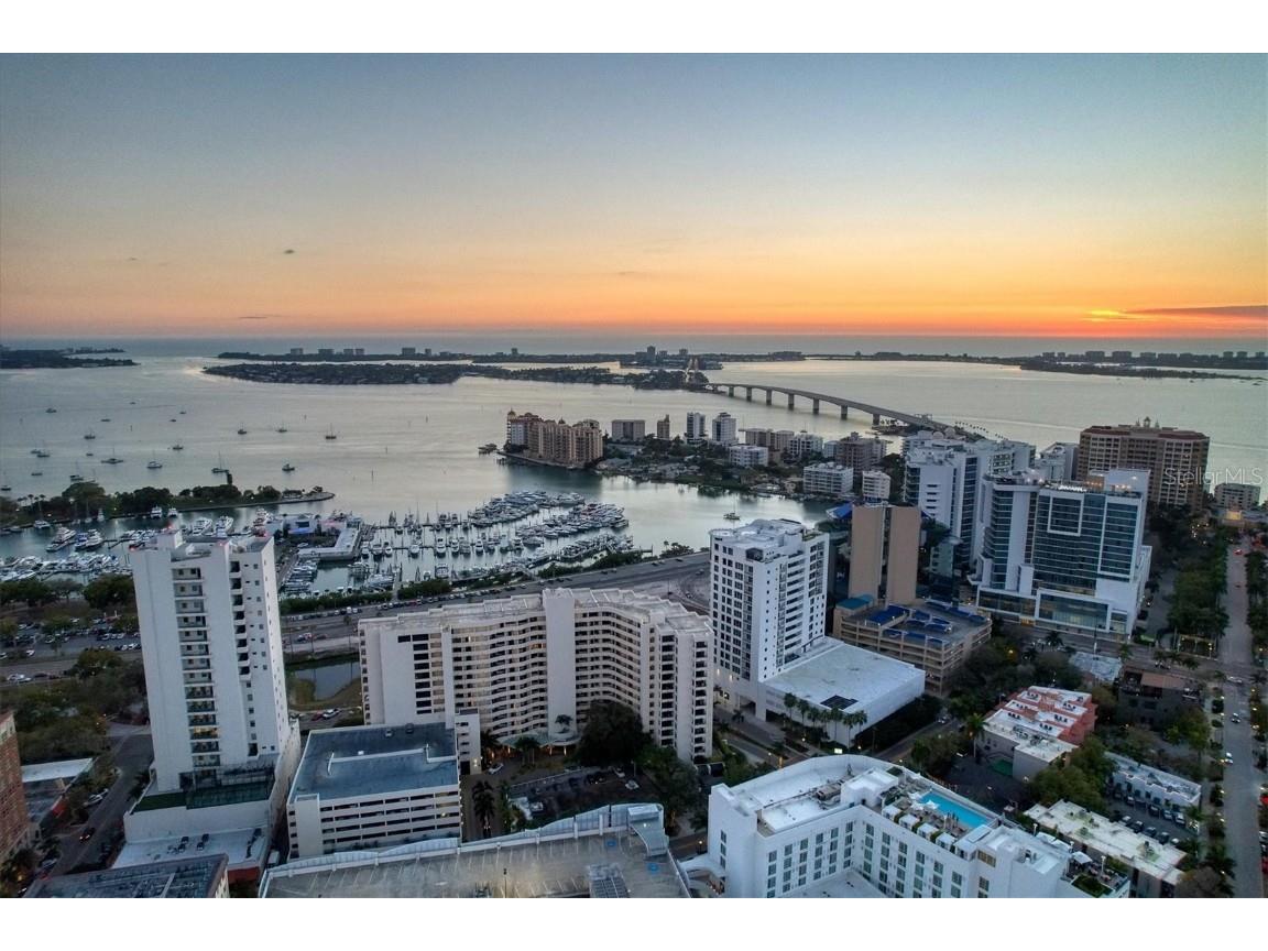 1255 N Gulfstream Avenue #1105 Sarasota FL 34236 A4632211 image1