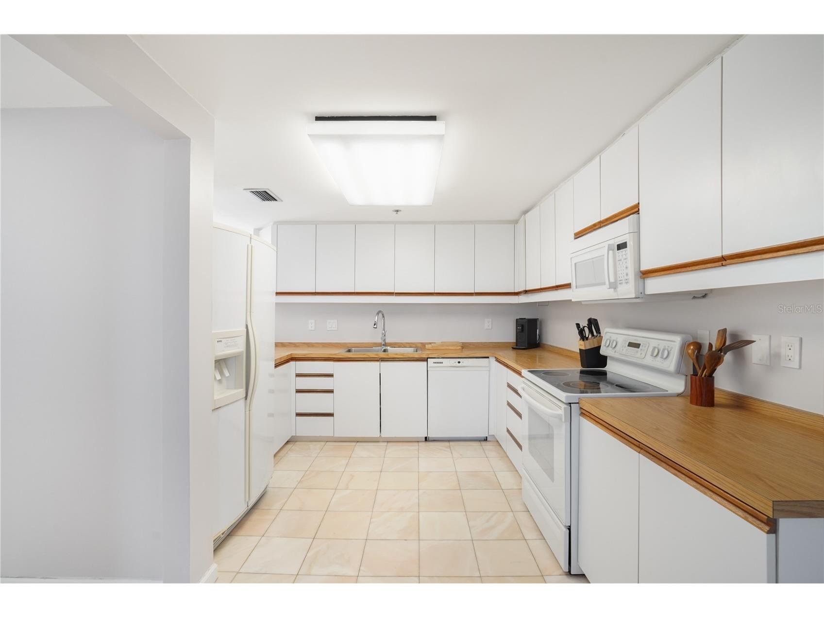 1255 N Gulfstream Avenue #1407 Sarasota FL 34236 A4677443 image15