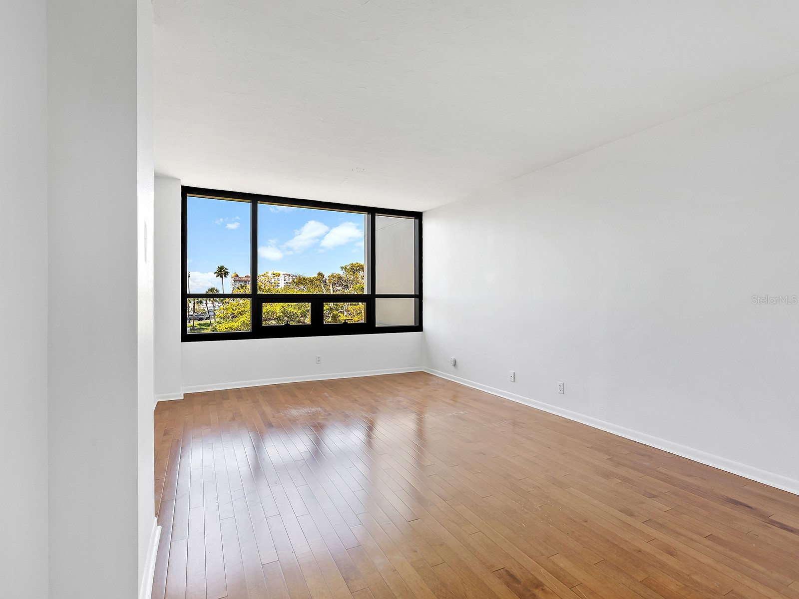 1255 N Gulfstream Avenue #205 Sarasota FL 34236 A4688123 image17