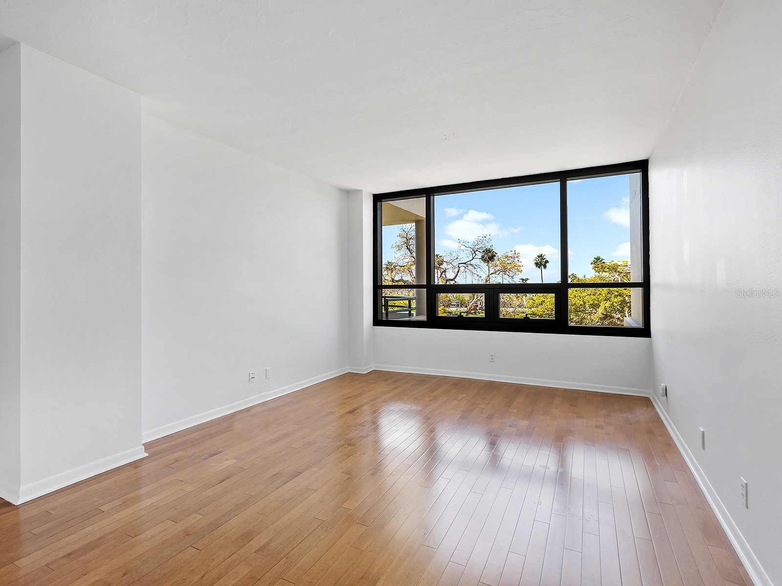 1255 N Gulfstream Avenue #205 Sarasota FL 34236 A4688123 image19