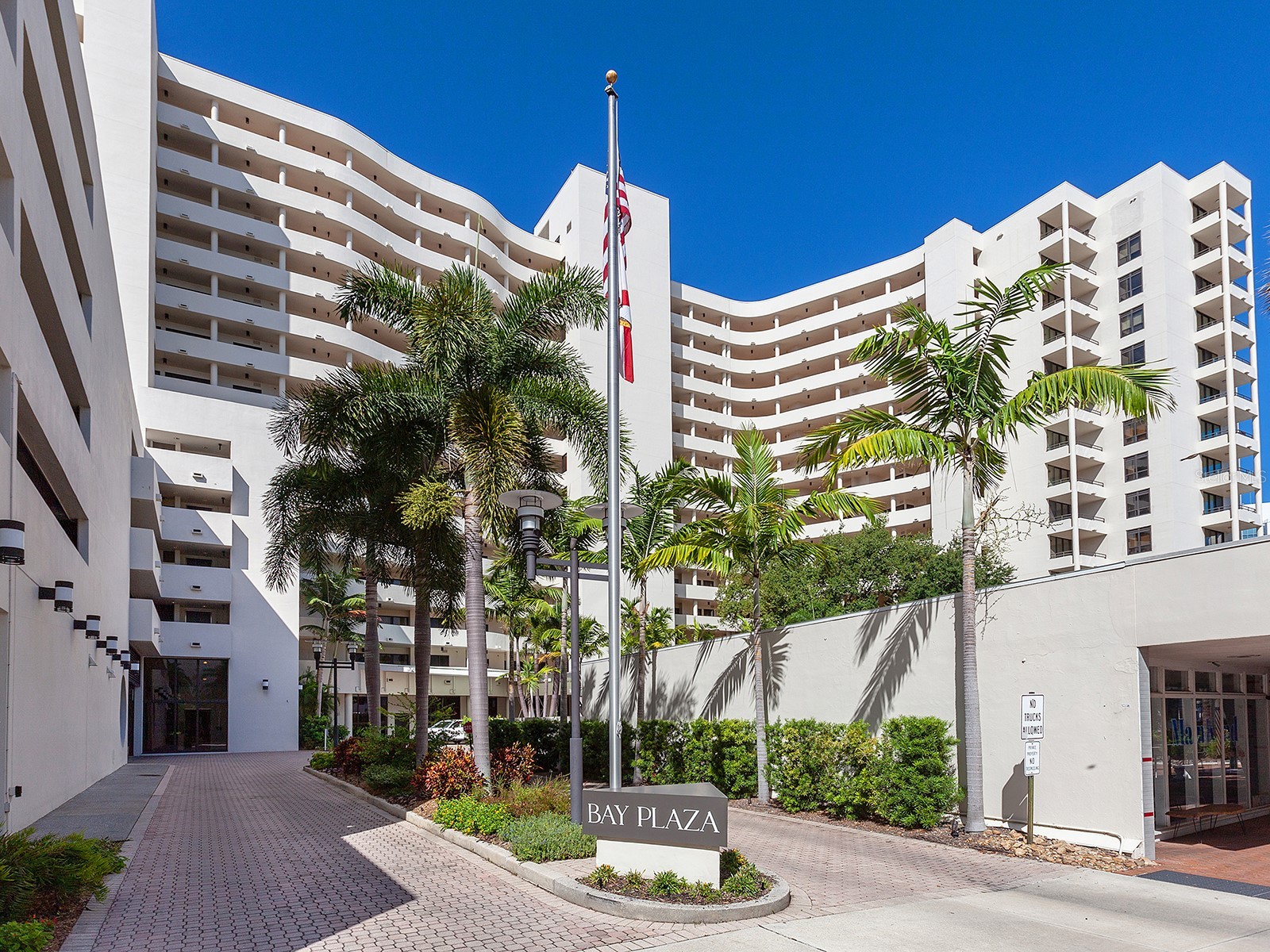 1255 N Gulfstream Avenue #205 Sarasota FL 34236 A4688123 image2