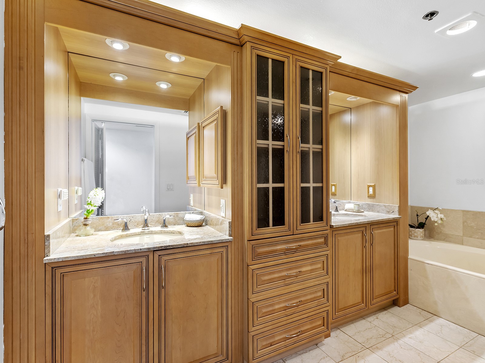 1255 N Gulfstream Avenue #205 Sarasota FL 34236 A4688123 image22