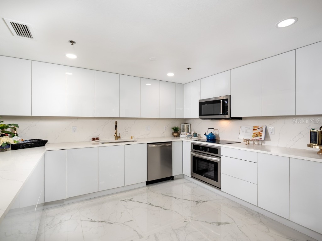 1255 N Gulfstream Avenue #402 Sarasota FL 34236 - SARASOTA BAY A4657037 image15