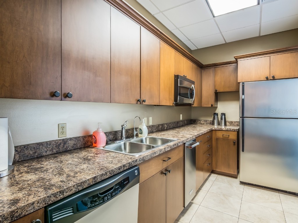 1255 N Gulfstream Avenue #402 Sarasota FL 34236 - SARASOTA BAY A4657037 image57