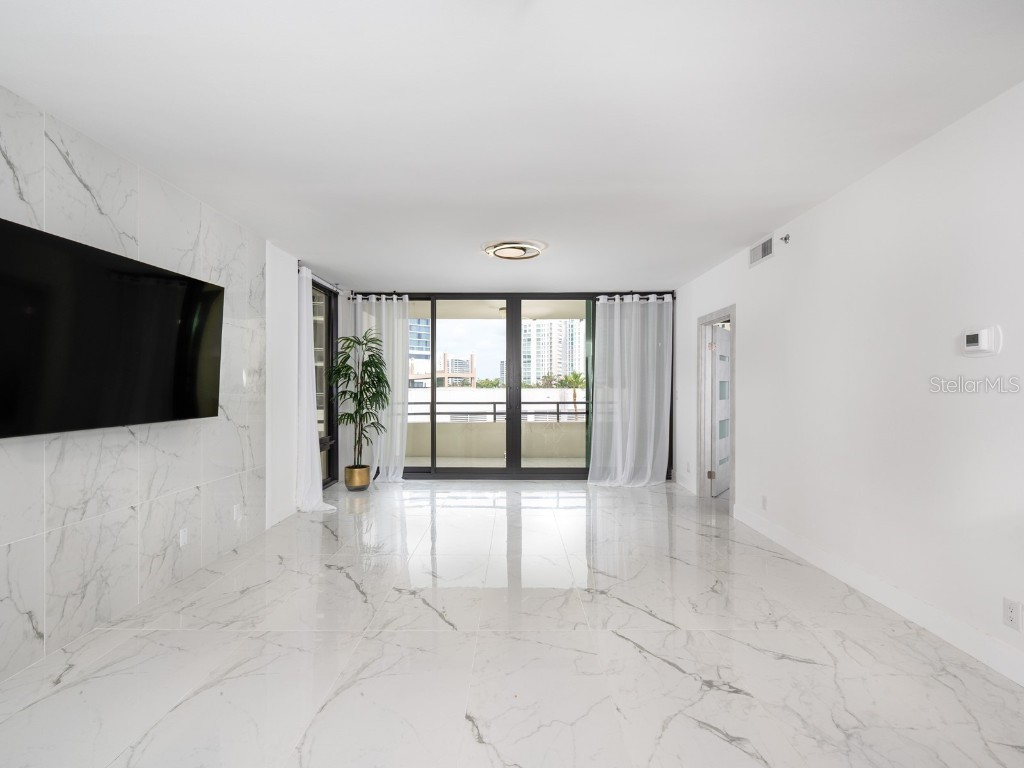 1255 N Gulfstream Avenue #402 Sarasota FL 34236 - SARASOTA BAY A4657037 image8