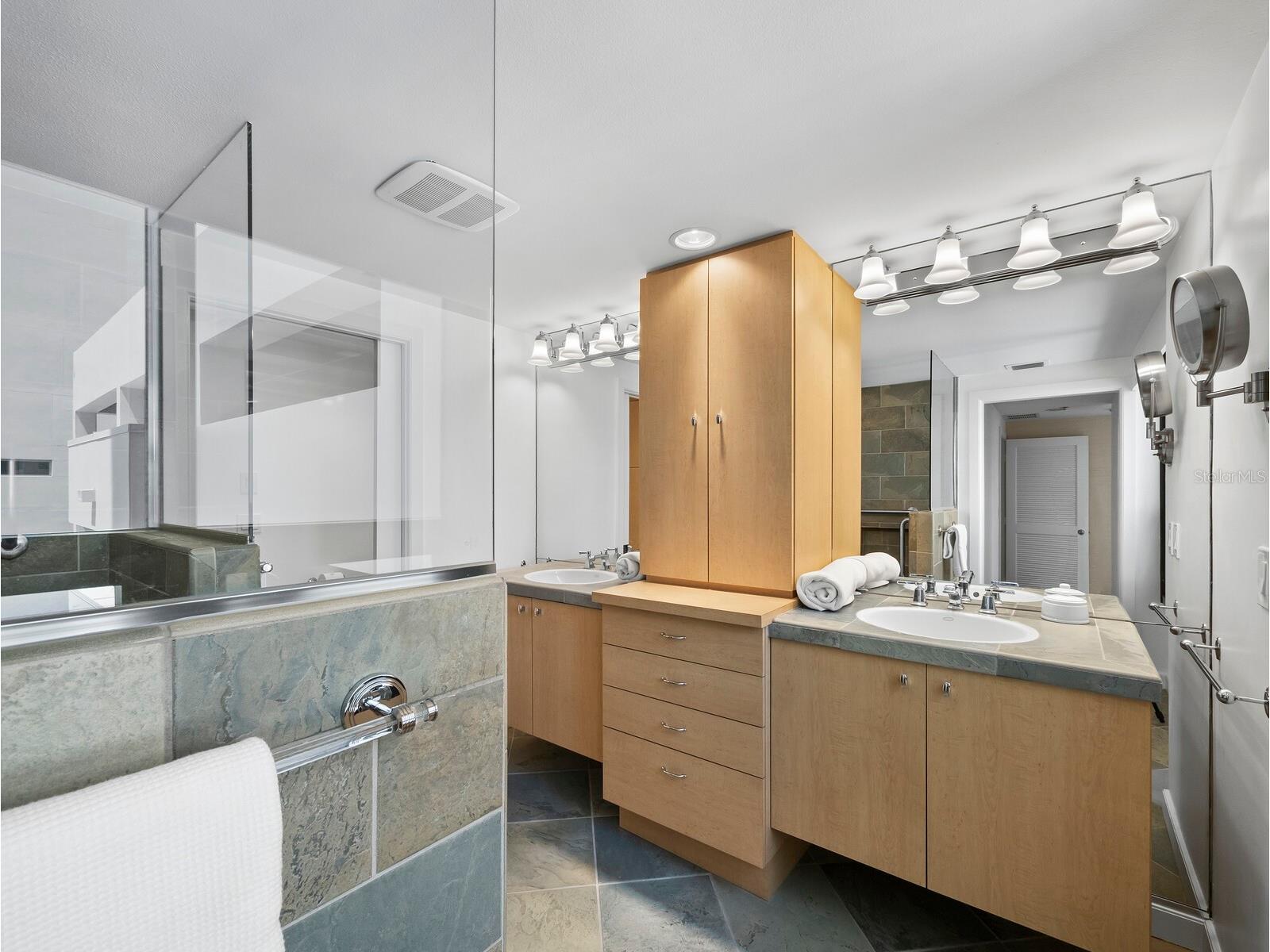 1255 N Gulfstream Avenue #408 Sarasota FL 34236 A4670428 image19