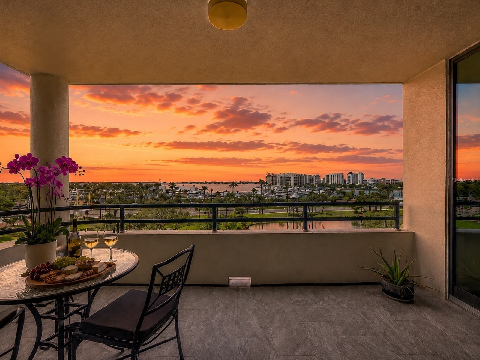 1255 N Gulfstream Avenue #507 Sarasota FL 34236 A4693623 image1