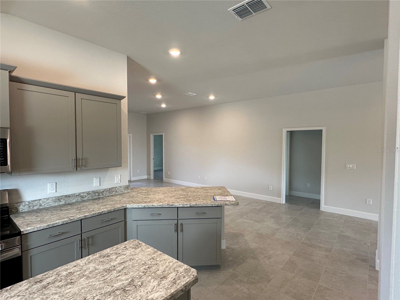 12555 NE 48th Terr Oxford FL 34484 OM717335 image11