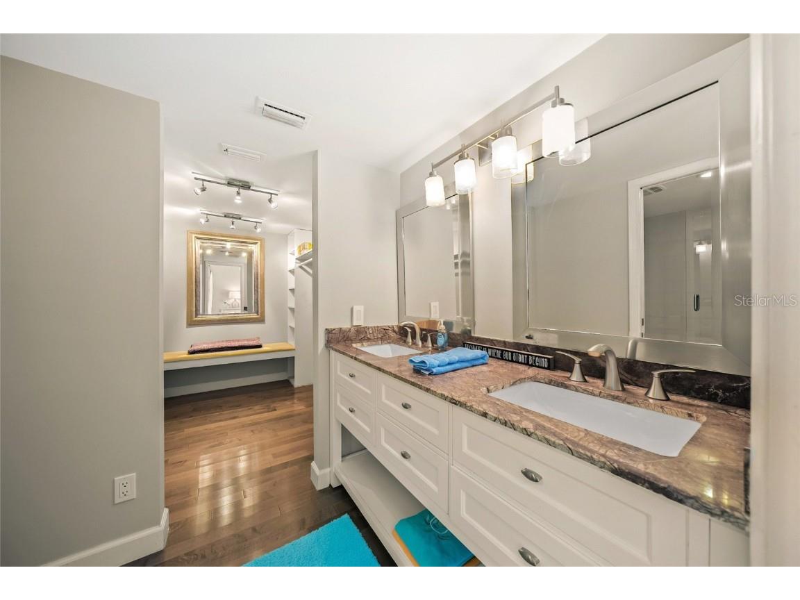 1256 Riegels Landing Drive Sarasota FL 34242 A4646919 image16