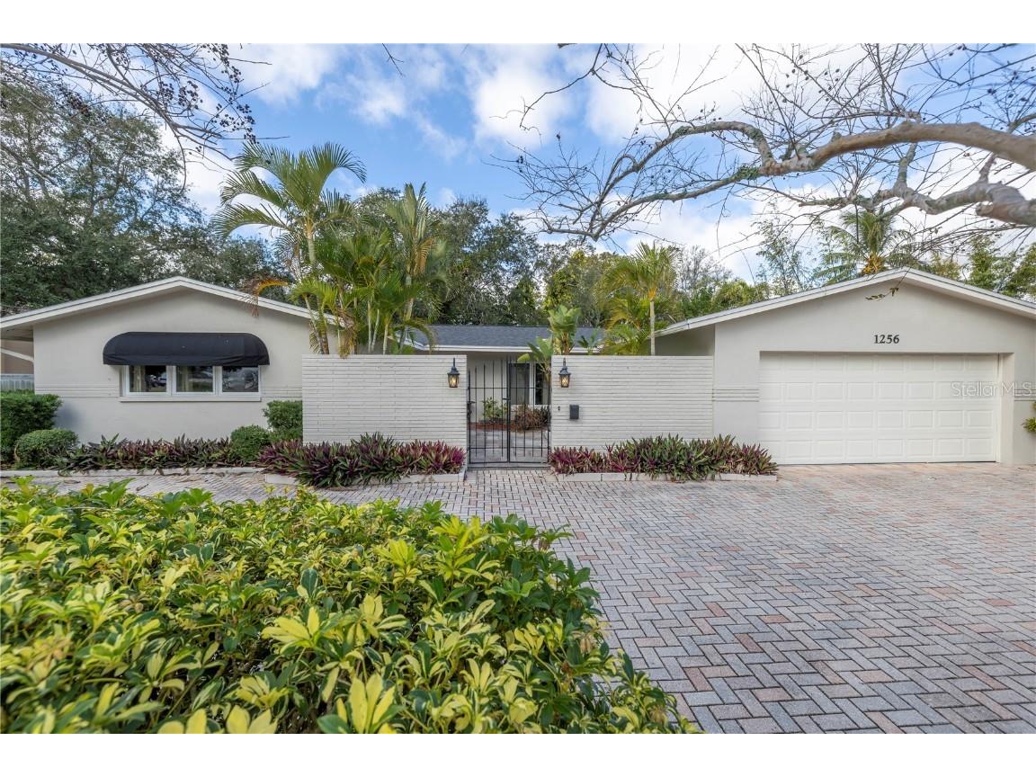 1256 Snell Isle Boulevard NE Saint Petersburg FL 33704 J973340 image1