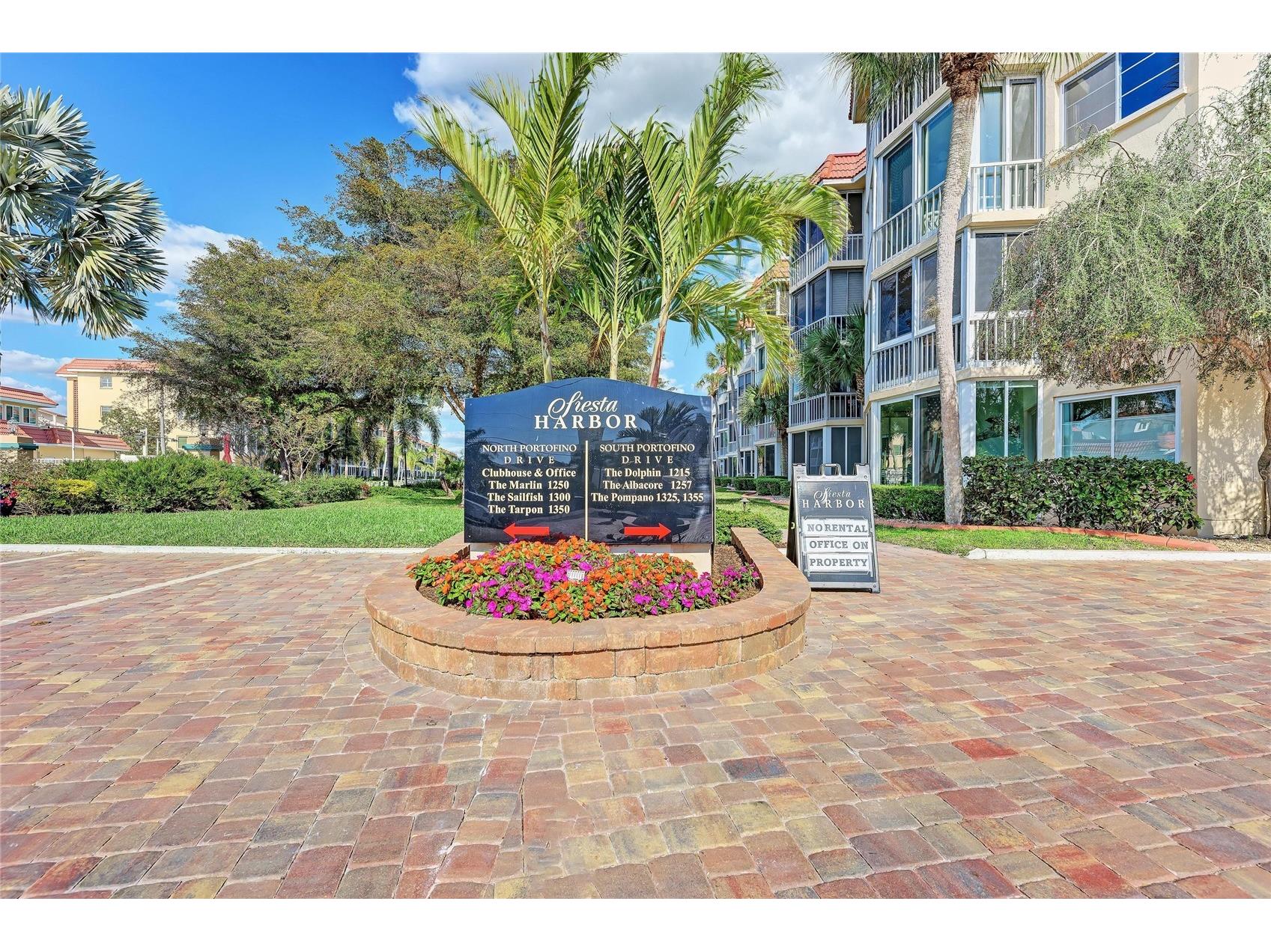 1257 S Portofino Drive #104 Sarasota FL 34242 A4692335 image49