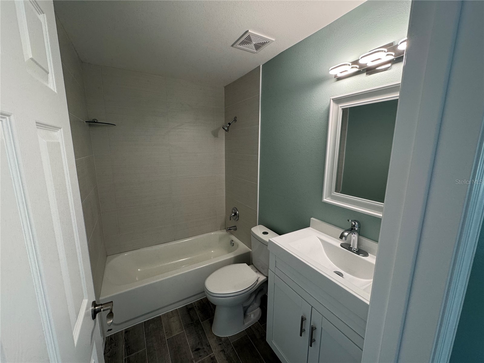 1258 Barbara Drive #202 Venice FL 34285 C7527911 image4