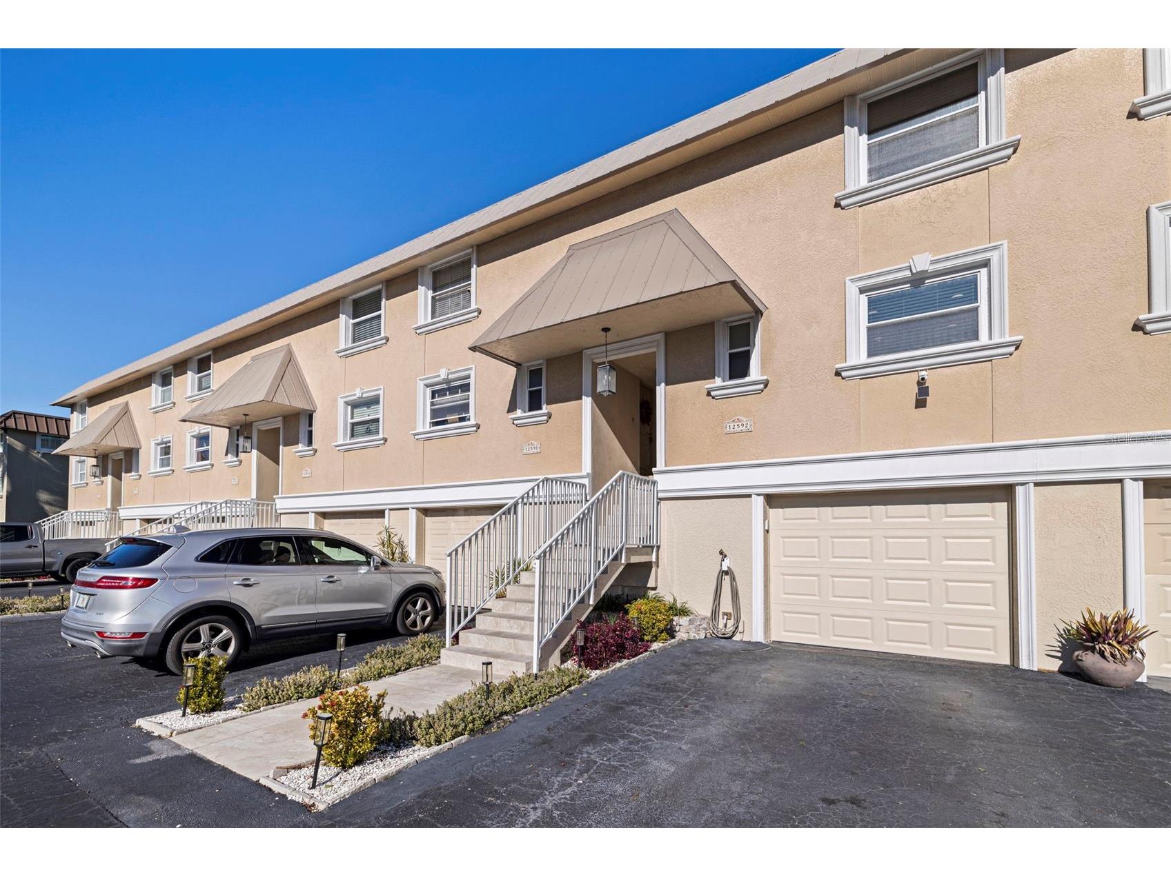 12592 N Capri Circle #6 Treasure Island FL 33706 TB8468666 image1